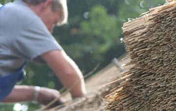 professional Winnards Perch thatchers